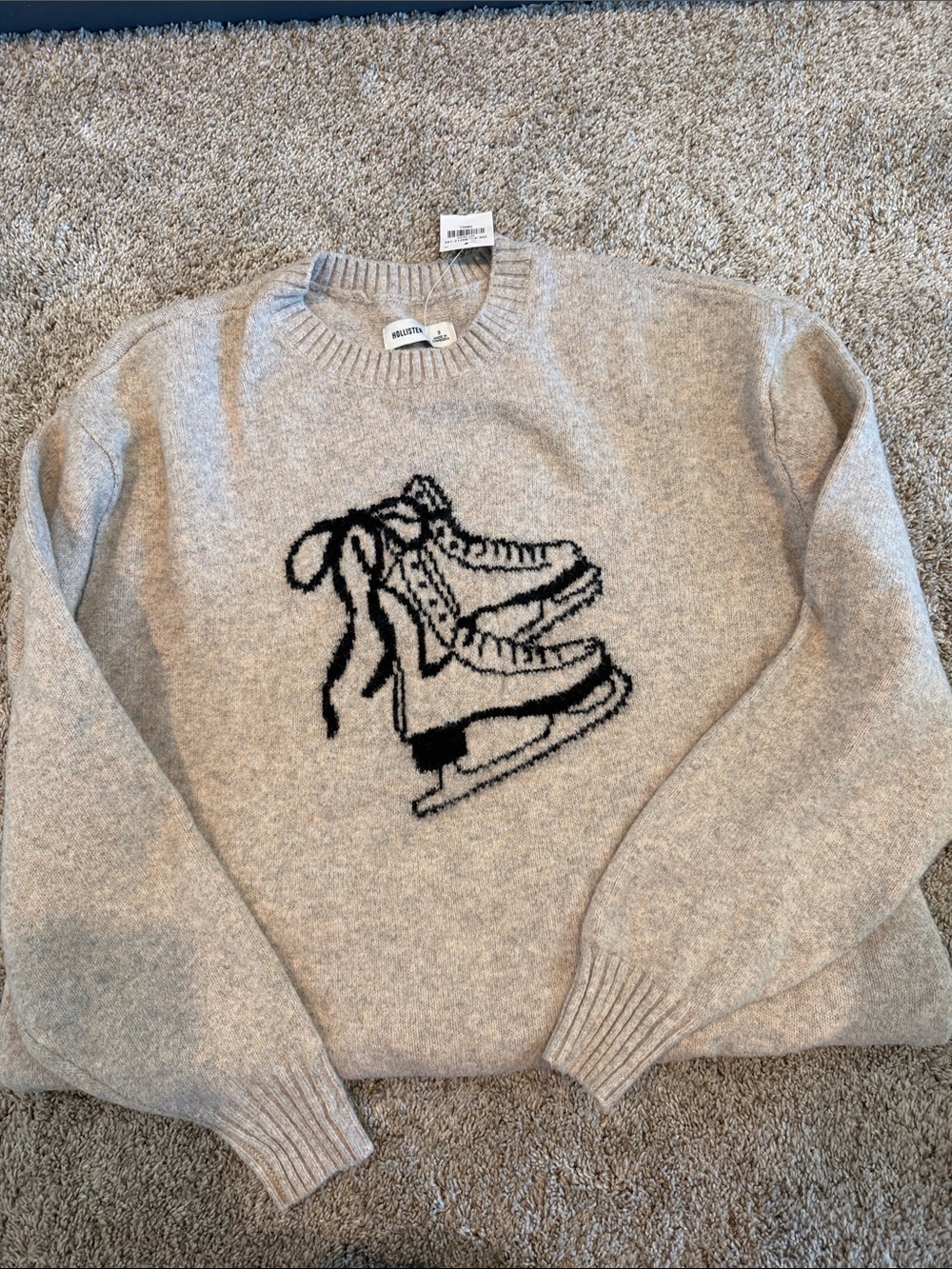 Hollister women’s small sweater